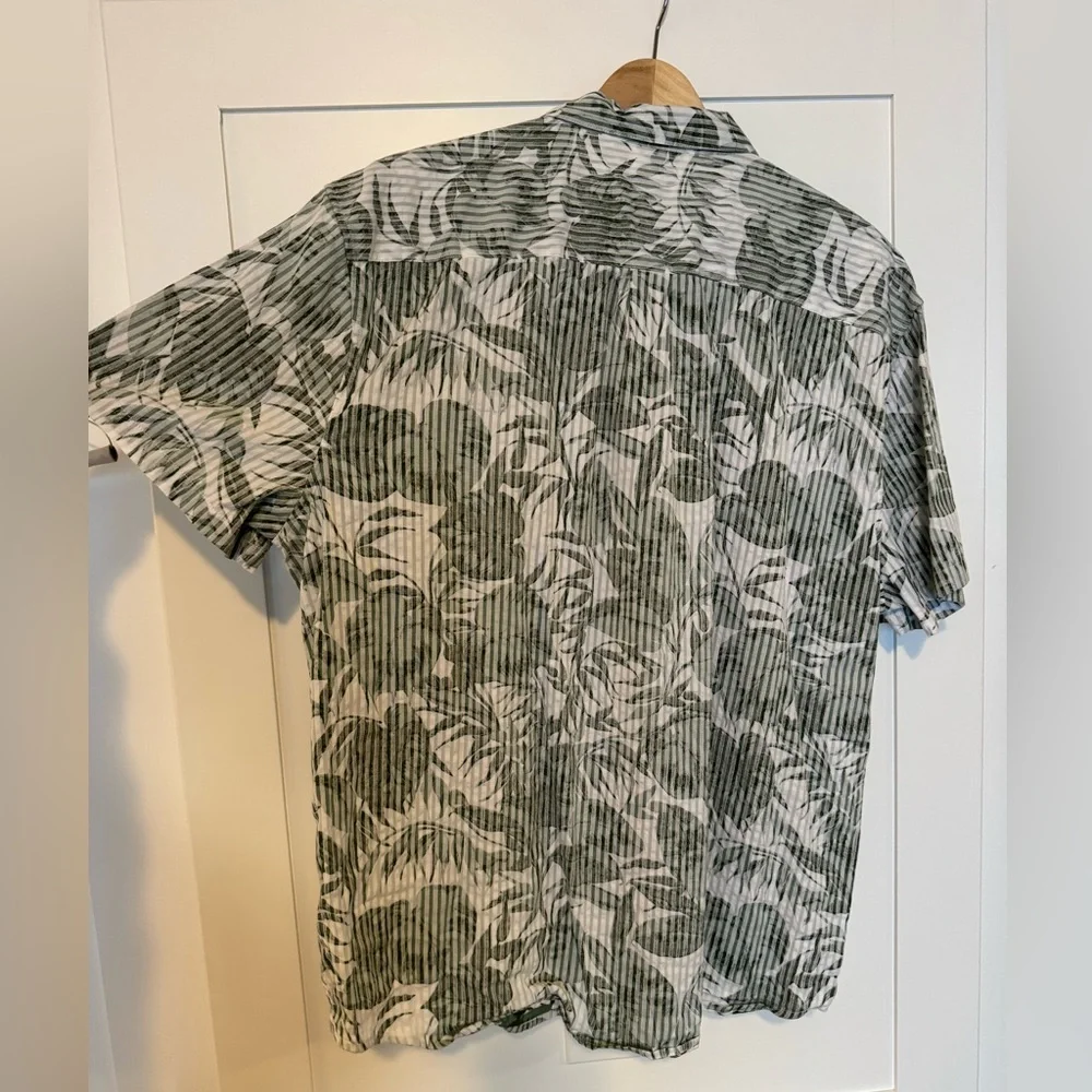 Men’s Green Button Up - Picture 1 of 4